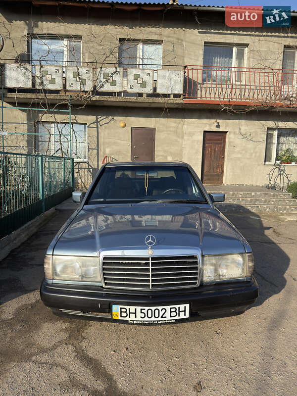 Mercedes-Benz 190 1986 Mercedes-Benz 190 1986