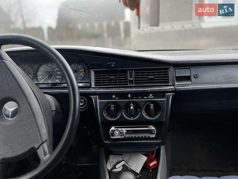 Седан Mercedes-Benz 190 1985 в Самборе