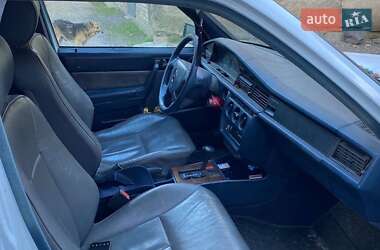 Седан Mercedes-Benz 190 1985 в Оратові