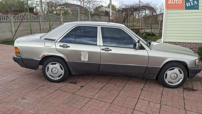 Mercedes-Benz 190 1989