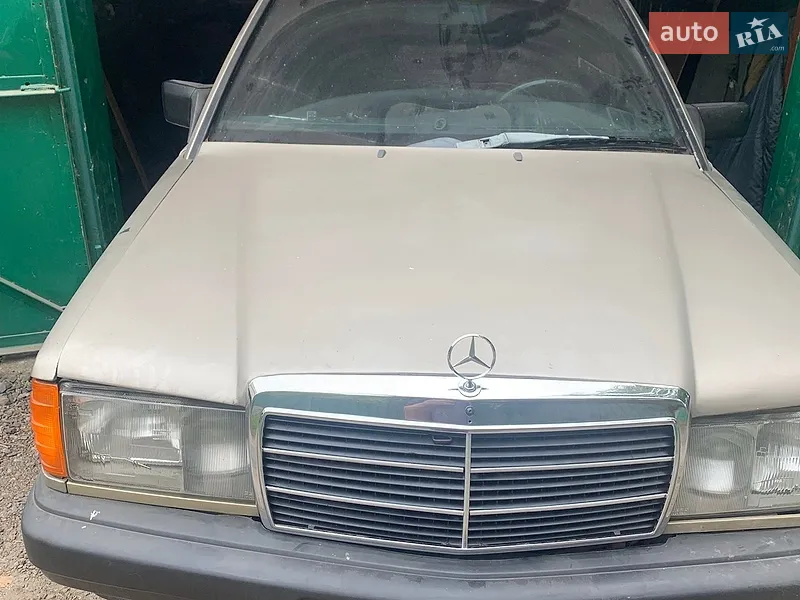 Mercedes-Benz 190 1985