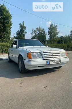 Седан Mercedes-Benz 220 1995 в Харькове