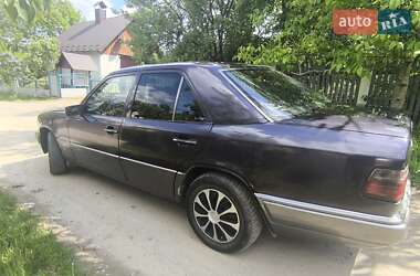 Седан Mercedes-Benz 500K 1994 в 