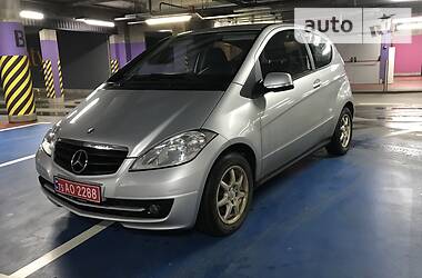 Купе Mercedes-Benz A-Class 2009 в 