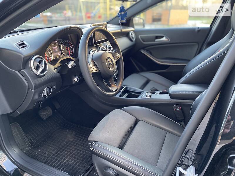 Хетчбек Mercedes-Benz A-Class 2017 в Луцьку