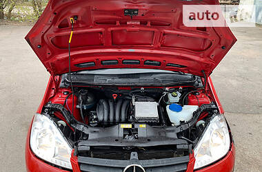 Хетчбек Mercedes-Benz A-Class 2011 в 