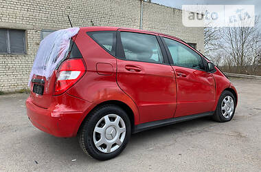 Хетчбек Mercedes-Benz A-Class 2011 в 