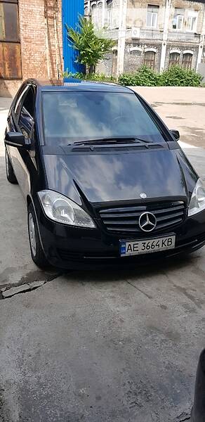 Хетчбек Mercedes-Benz A-Class 2010 в 
