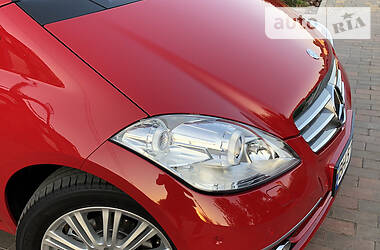 Хетчбек Mercedes-Benz A-Class 2010 в 
