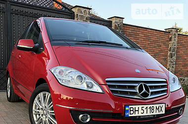 Хетчбек Mercedes-Benz A-Class 2010 в 