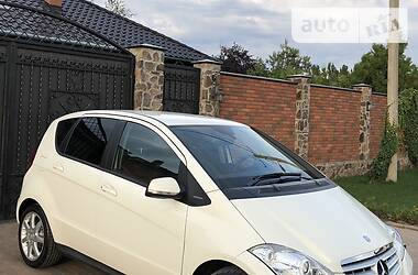 Хетчбек Mercedes-Benz A-Class 2012 в 
