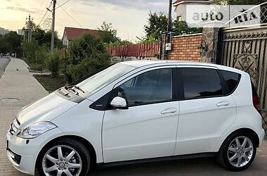 Хетчбек Mercedes-Benz A-Class 2012 в 