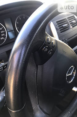 Хэтчбек Mercedes-Benz A-Class 2011 в 