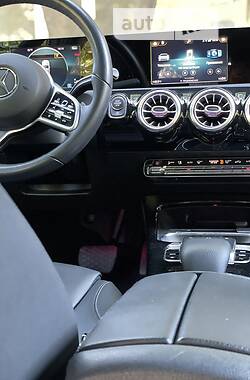 Седан Mercedes-Benz A-Class 2020 в 