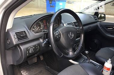 Хэтчбек Mercedes-Benz A-Class 2011 в 
