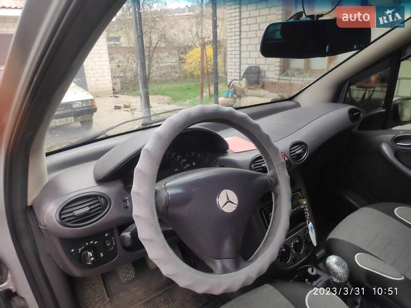 Хэтчбек Mercedes-Benz A-Class 2001 в Могилев-Подольске фото 14 Хэтчбек Mercedes-Benz A-Class 2001 в Могилев-Подольске