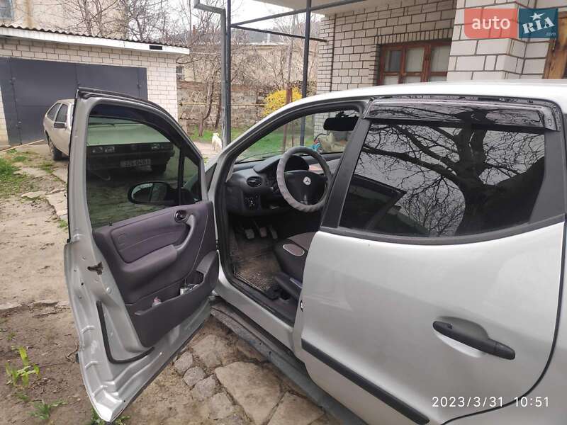Хэтчбек Mercedes-Benz A-Class 2001 в Могилев-Подольске фото 7 Хэтчбек Mercedes-Benz A-Class 2001 в Могилев-Подольске