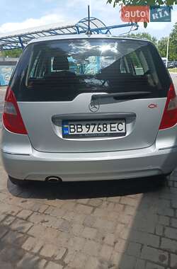 Хэтчбек Mercedes-Benz A-Class 2011 в 