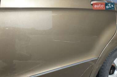 Хэтчбек Mercedes-Benz A-Class 2011 в 