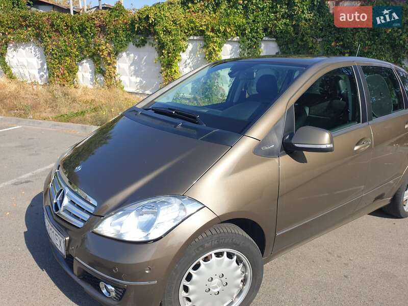 Хэтчбек Mercedes-Benz A-Class 2011 в Киеве