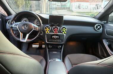 Хэтчбек Mercedes-Benz A-Class 2012 в 