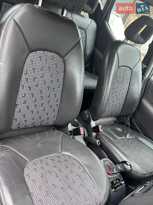 Хетчбек Mercedes-Benz A-Class 2000 в 