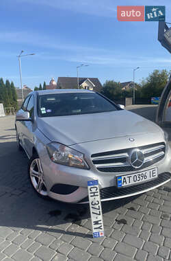 Хэтчбек Mercedes-Benz A-Class 2012 в 