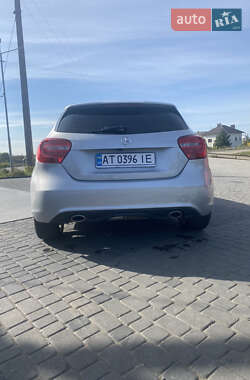 Хэтчбек Mercedes-Benz A-Class 2012 в 
