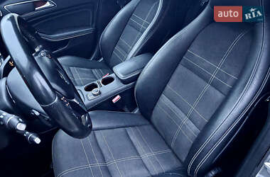 Хетчбек Mercedes-Benz A-Class 2015 в 