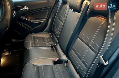 Хетчбек Mercedes-Benz A-Class 2015 в 