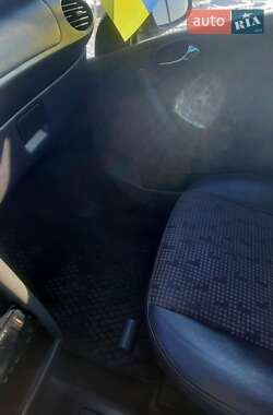 Хэтчбек Mercedes-Benz A-Class 2000 в 