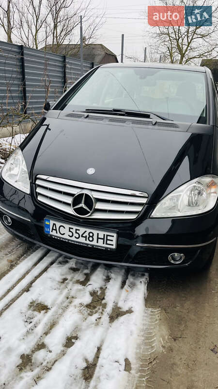 Хетчбек Mercedes-Benz A-Class 2010 в 