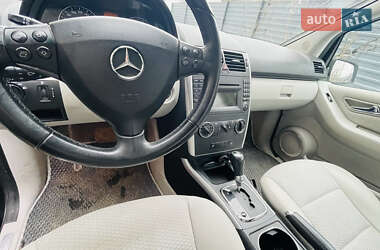 Хетчбек Mercedes-Benz A-Class 2010 в 