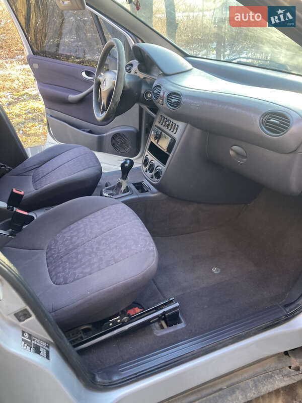 Хэтчбек Mercedes-Benz A-Class 2002 в Владимире фото 13 Хэтчбек Mercedes-Benz A-Class 2002 в Владимире