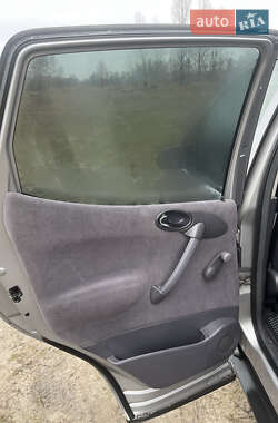 Хэтчбек Mercedes-Benz A-Class 2001 в 
