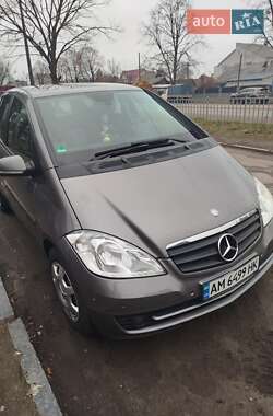 Хетчбек Mercedes-Benz A-Class 2010 в 