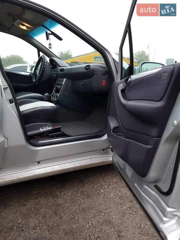 Хэтчбек Mercedes-Benz A-Class 2002 в Обухове