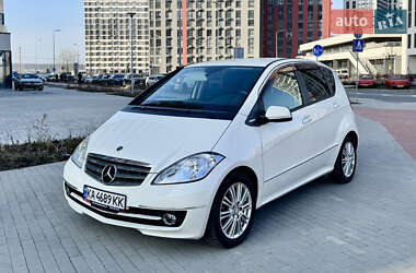 Хэтчбек Mercedes-Benz A-Class 2010 в 