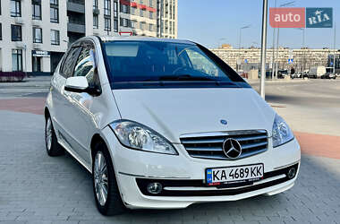 Хэтчбек Mercedes-Benz A-Class 2010 в 