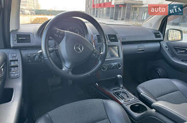 Хэтчбек Mercedes-Benz A-Class 2010 в 