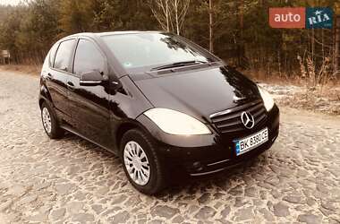 Хэтчбек Mercedes-Benz A-Class 2012 в 