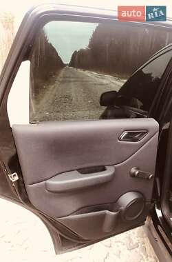 Хэтчбек Mercedes-Benz A-Class 2012 в 