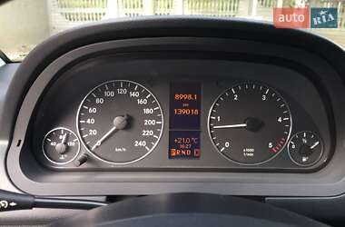 Хэтчбек Mercedes-Benz A-Class 2011 в 