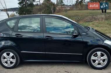 Хэтчбек Mercedes-Benz A-Class 2010 в 