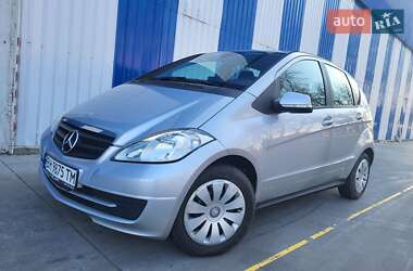 Хетчбек Mercedes-Benz A-Class 2010 в 