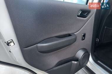 Хетчбек Mercedes-Benz A-Class 2010 в 