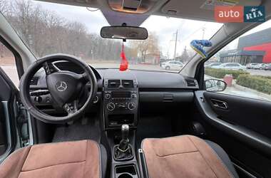 Хэтчбек Mercedes-Benz A-Class 2005 в 