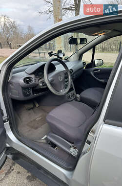 Хэтчбек Mercedes-Benz A-Class 2003 в 