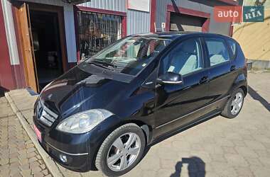 Хэтчбек Mercedes-Benz A-Class 2009 в 