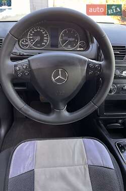 Хэтчбек Mercedes-Benz A-Class 2009 в 